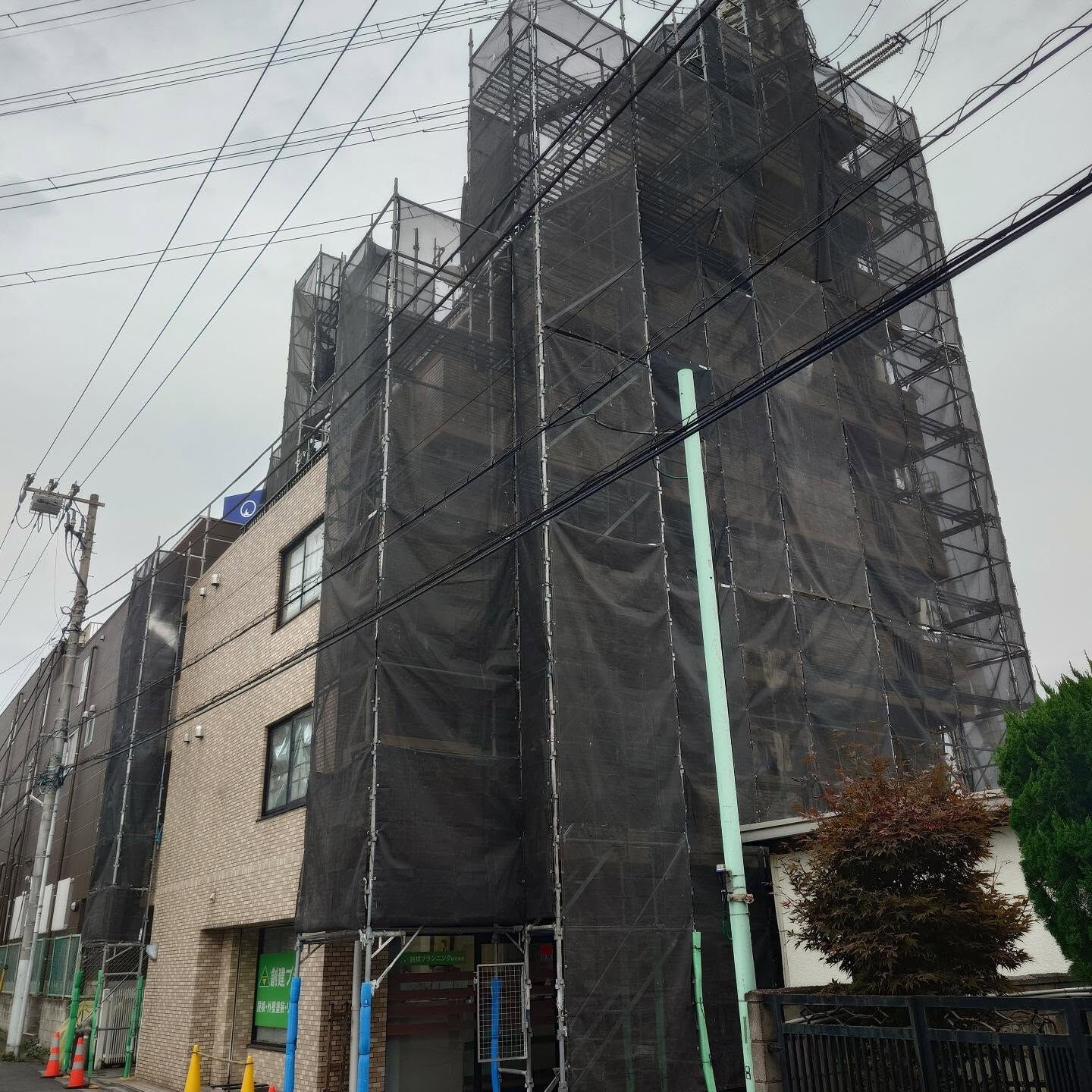 建物の安全を守るために必要な調査を行っています